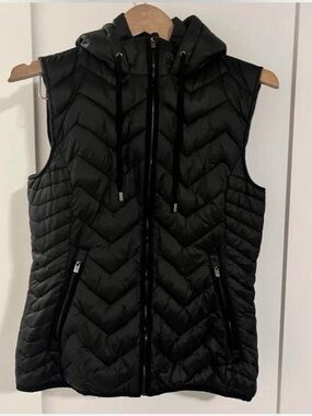 Zara Trafaluc Black Quilted Puffer Vest with Hood Full Zip NEW
